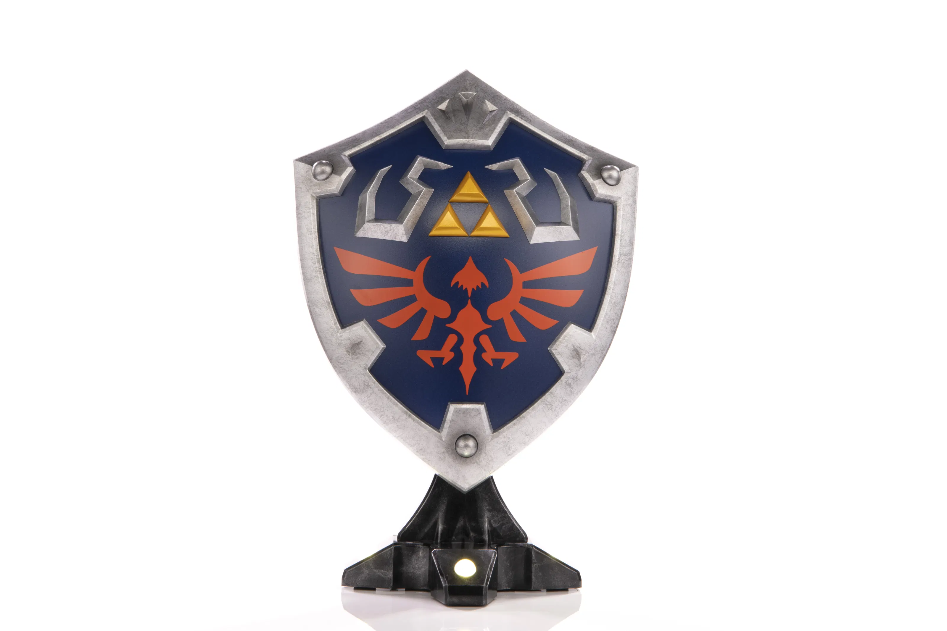 Hylian Shield PVC Statue – Collector's Edition (Breath of the Wild) [US] image